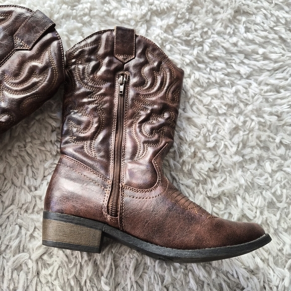 Brown Western Cowboy Boots – Size 4 (Kids / Fits Women’s 5.5) - Picture 3 of 14